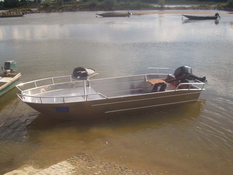 Barco de alumínio para pesca (3)